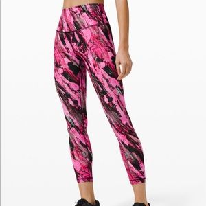 Lululemon’s Wunder Train HR Tight 25”